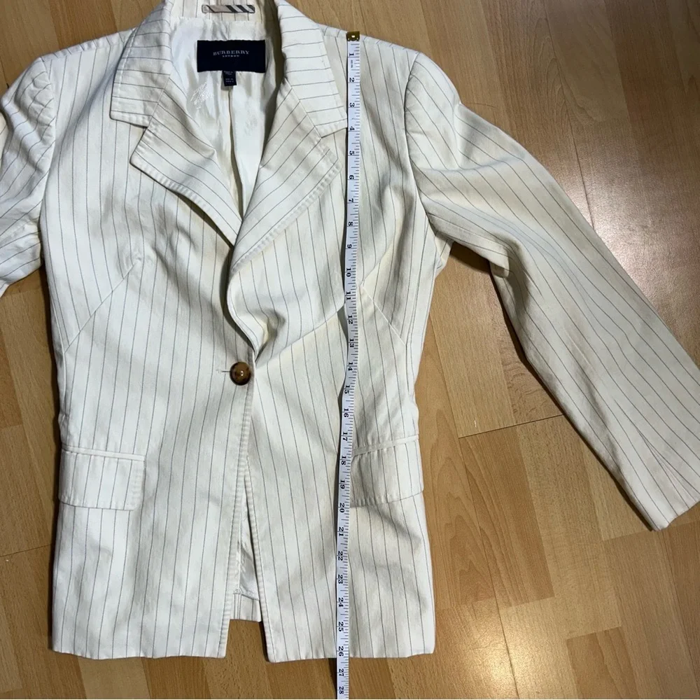 Burberry Cream and Blue Pinstripe Blazer Size 8‎ Preppy Designer Quiet Luxury